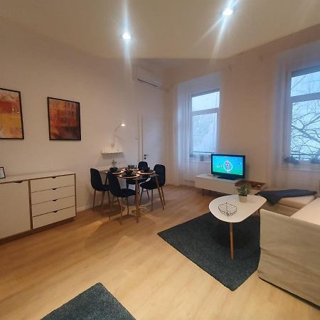 בודפשט Petofi Apartment With Air Condition מראה חיצוני תמונה